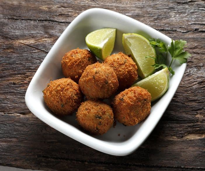 MINI BOLINHA DE PEIXE (18 G) KG (PCT 5,5 KG)