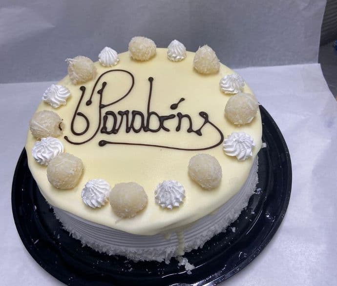 TORTA BEIJINHO PARABENS 1,100KG CX C/2